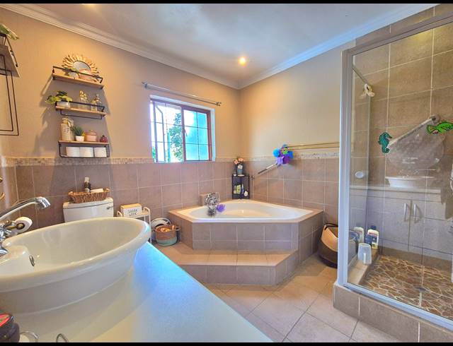 4 BEDROOM VILLA FOR SALE IN DALVIEW